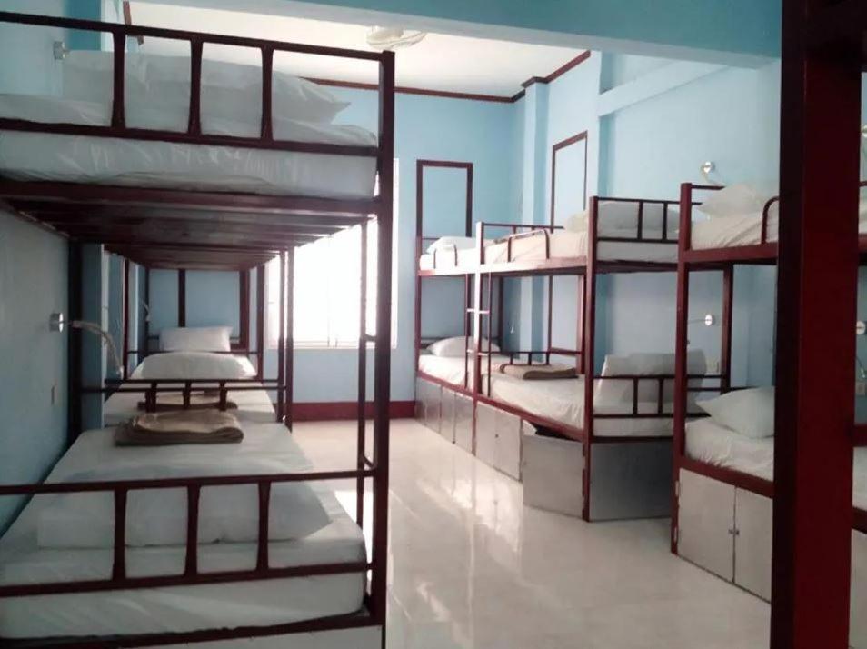 Lucky Backpacker Hostel Vientiane Exterior photo