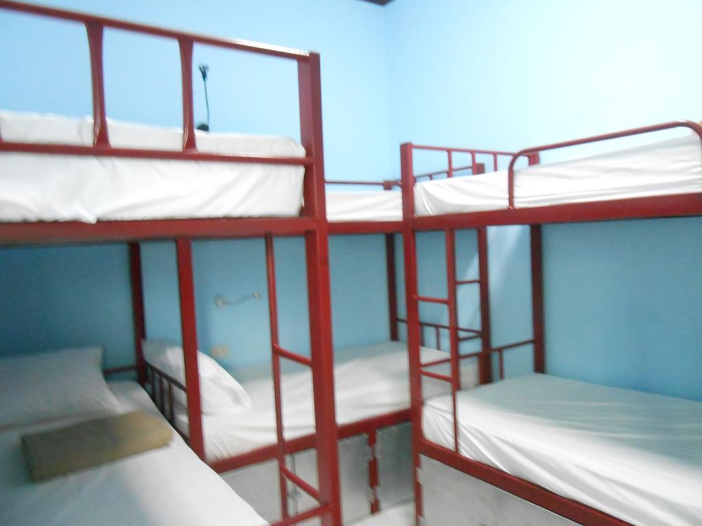 Lucky Backpacker Hostel Vientiane Room photo