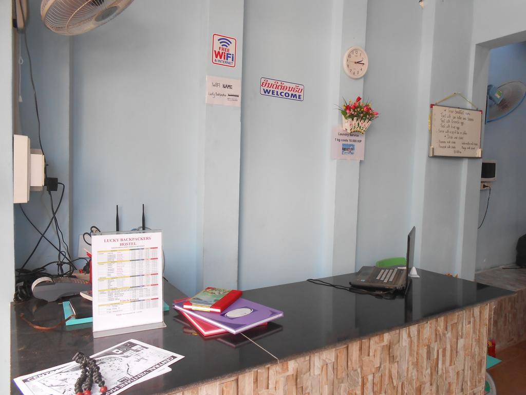 Lucky Backpacker Hostel Vientiane Exterior photo