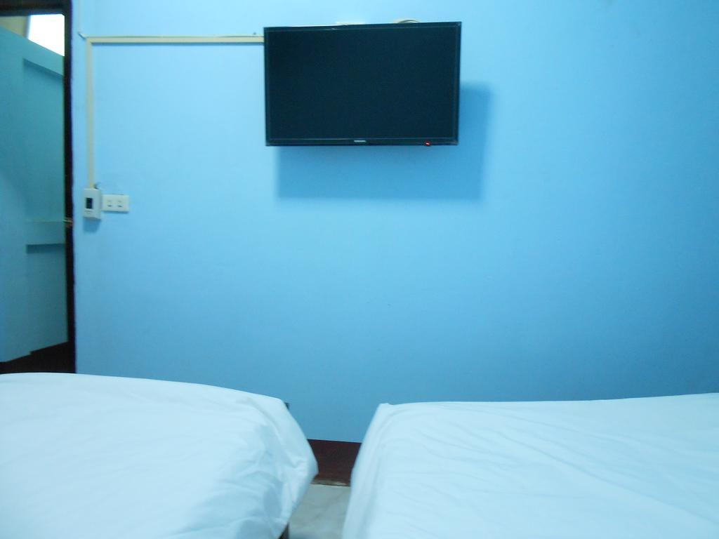 Lucky Backpacker Hostel Vientiane Room photo