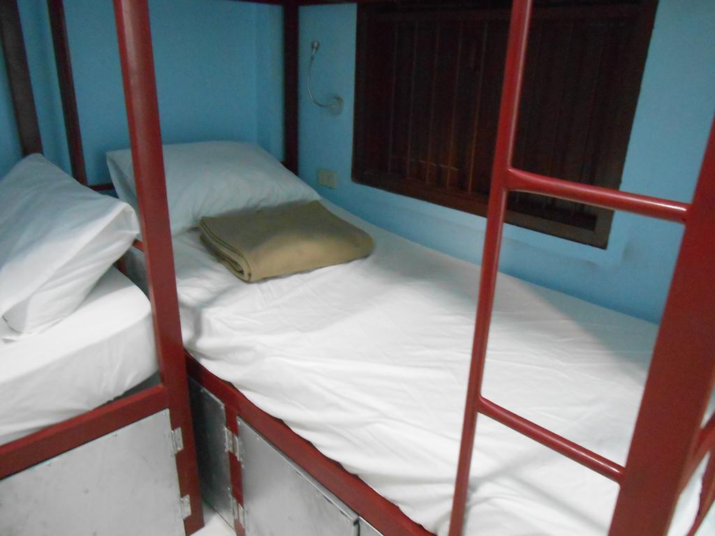 Lucky Backpacker Hostel Vientiane Exterior photo