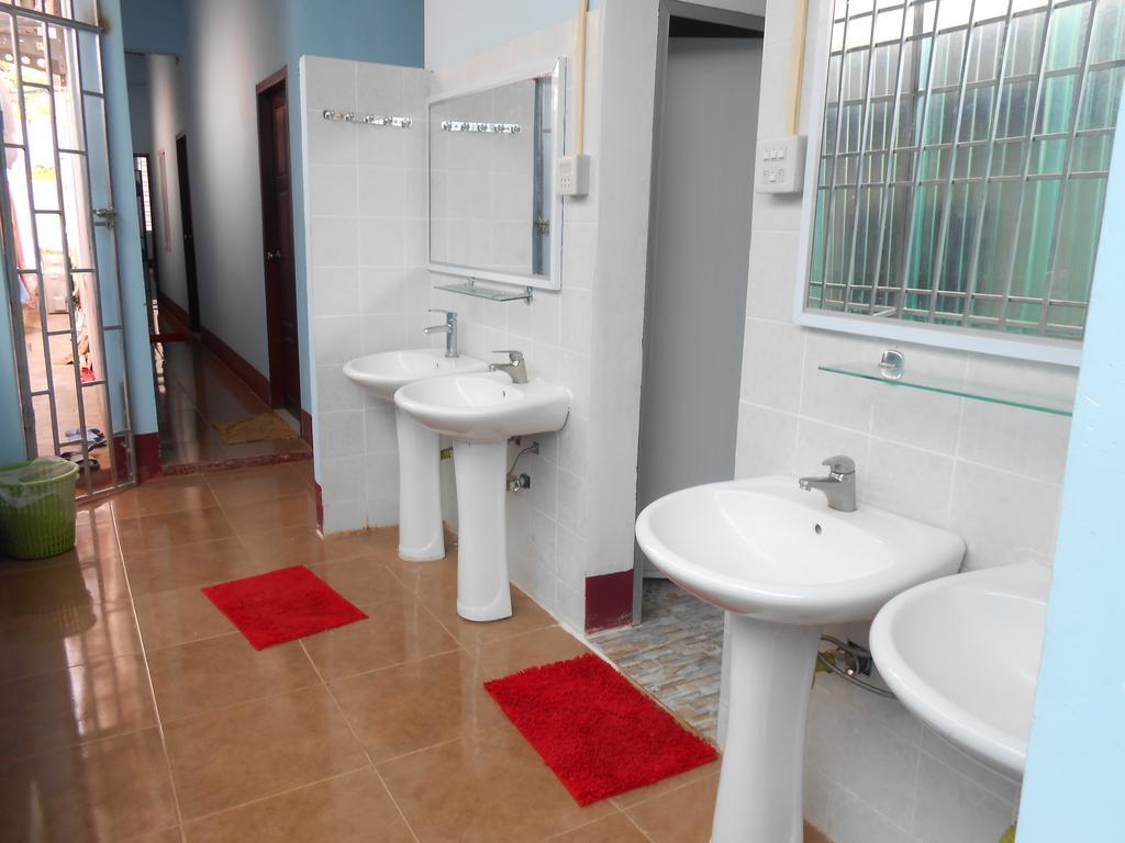 Lucky Backpacker Hostel Vientiane Room photo