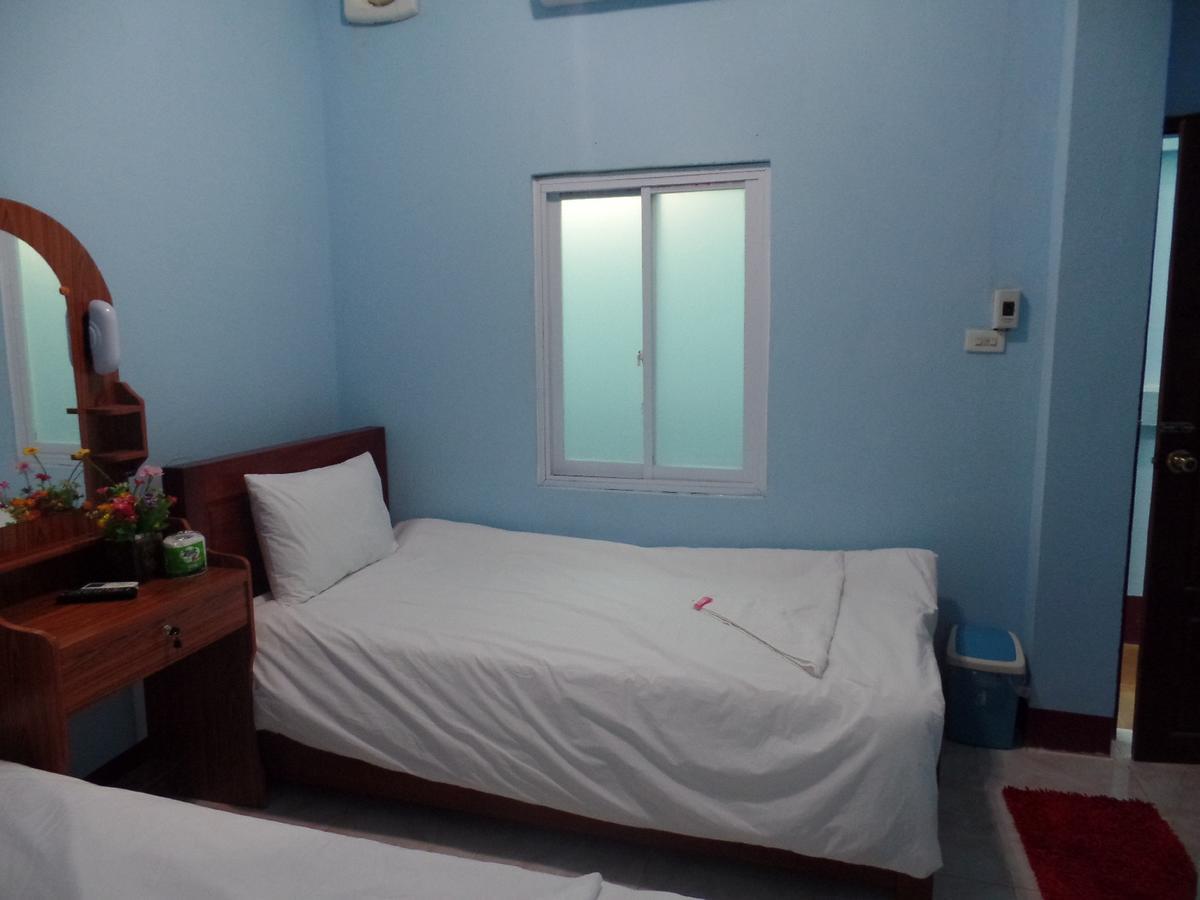 Lucky Backpacker Hostel Vientiane Room photo